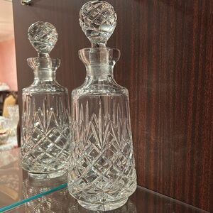 Elegant Crystal Decanter with a Stopper